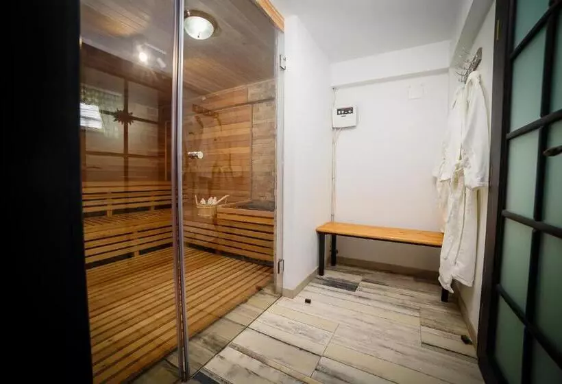 Hotelli Colț De Austria