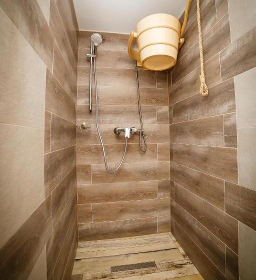 هتل Colț De Austria