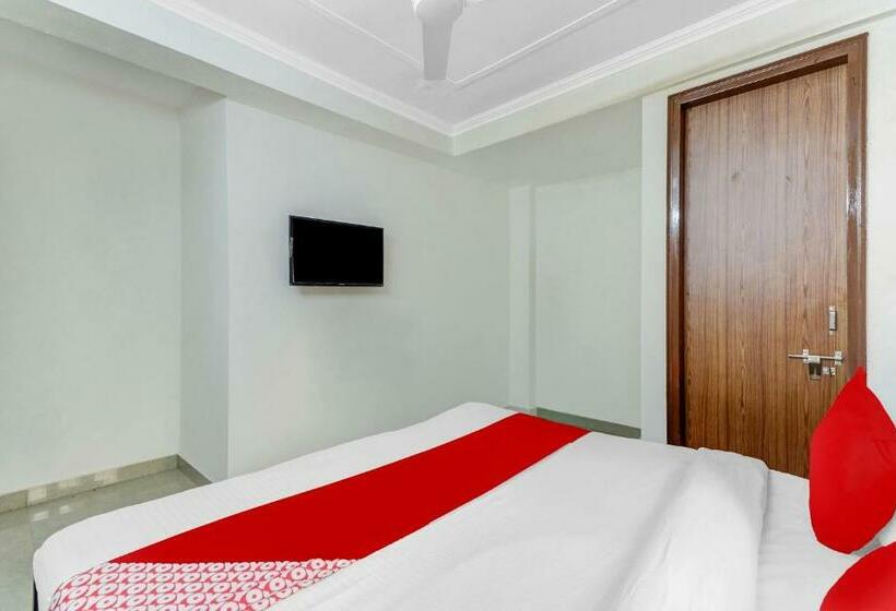 ホテル O South Plaza Near Qutab Minar Metro Station