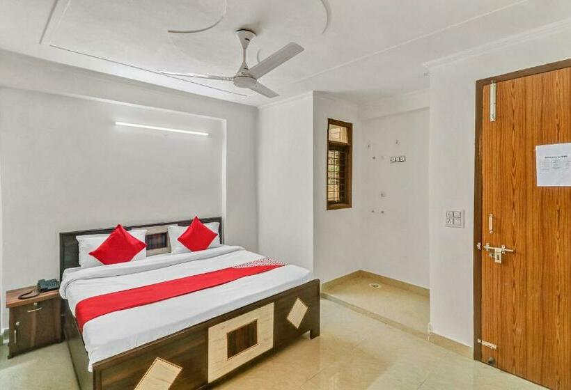 ホテル O South Plaza Near Qutab Minar Metro Station