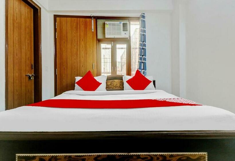 ホテル O South Plaza Near Qutab Minar Metro Station