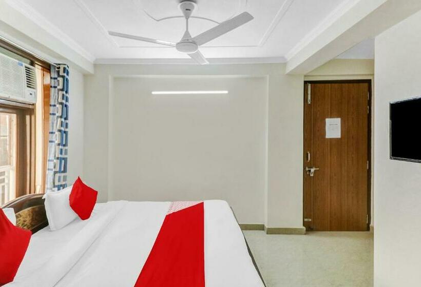 ホテル O South Plaza Near Qutab Minar Metro Station