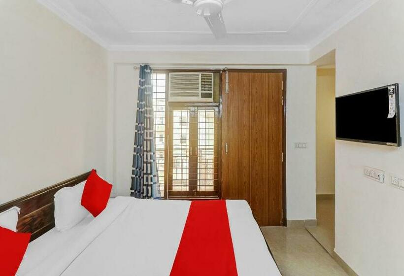 ホテル O South Plaza Near Qutab Minar Metro Station