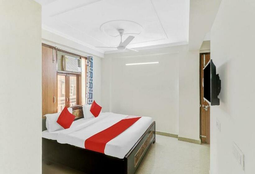 ホテル O South Plaza Near Qutab Minar Metro Station