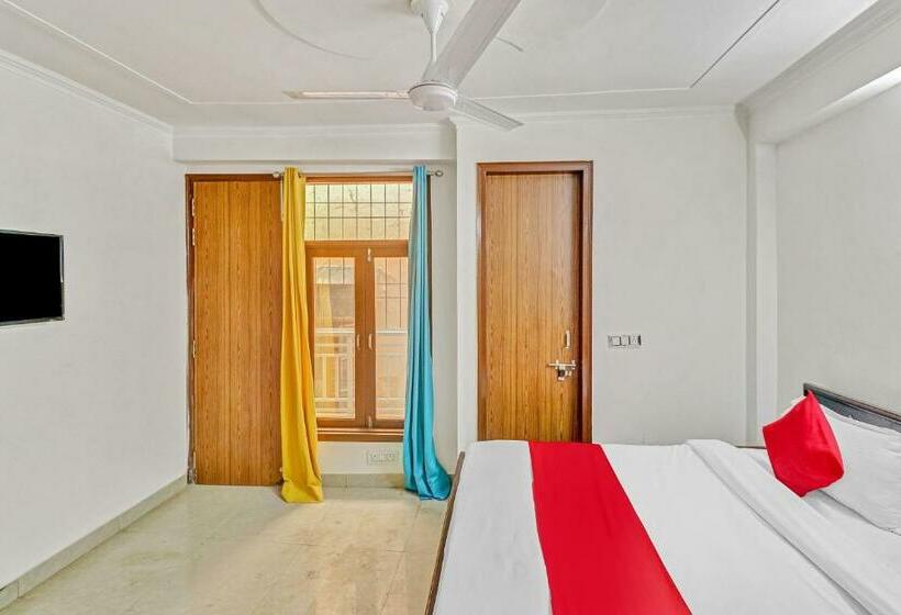 ホテル O South Plaza Near Qutab Minar Metro Station