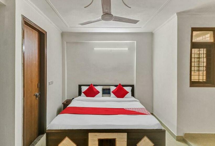 ホテル O South Plaza Near Qutab Minar Metro Station