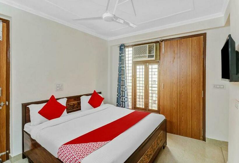 ホテル O South Plaza Near Qutab Minar Metro Station