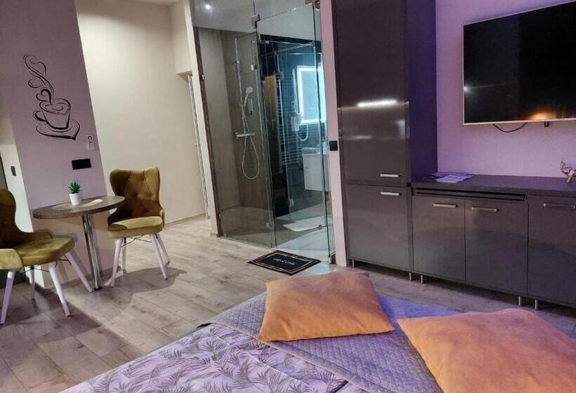 Silver Dawn Apartments