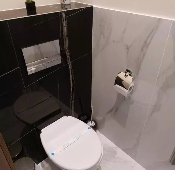 Silver Dawn Apartments