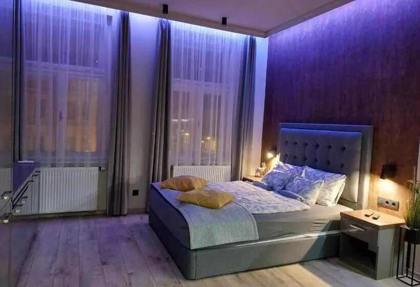 Silver Dawn Apartments