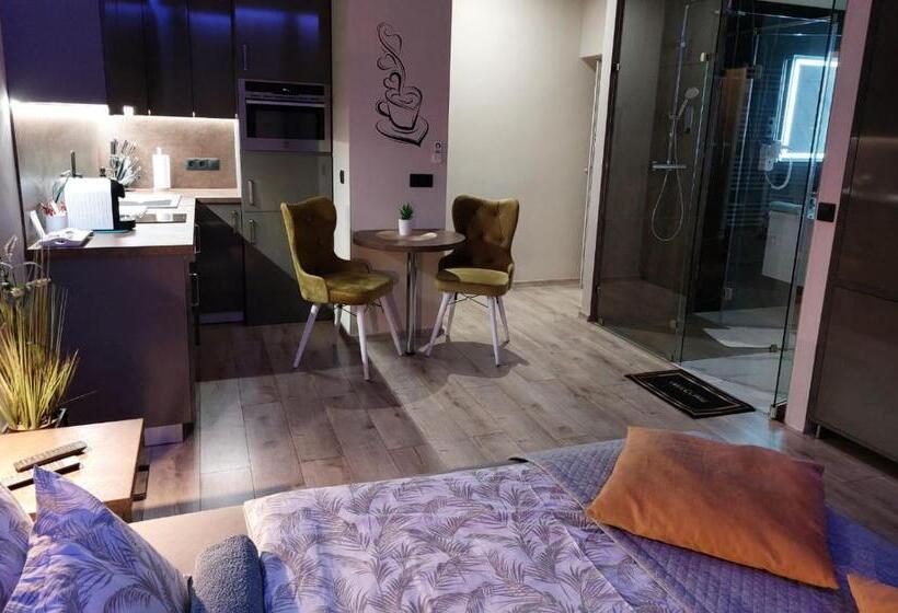 Silver Dawn Apartments