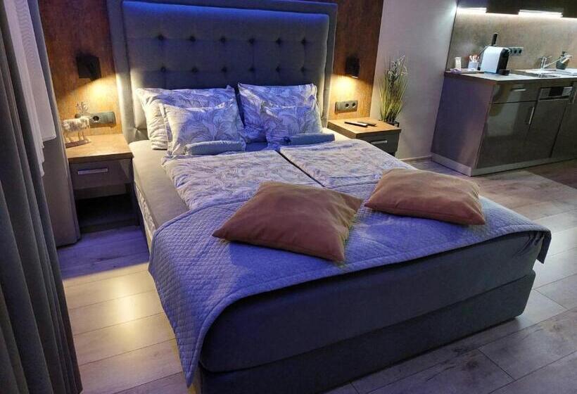 Silver Dawn Apartments