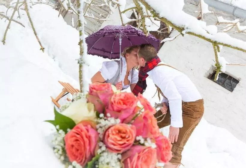 Bed and Breakfast Pension Karamia