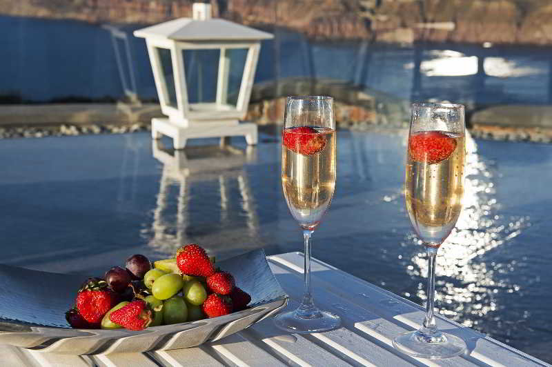 Hotel Acroterra Rosa Luxury Suites & Spa