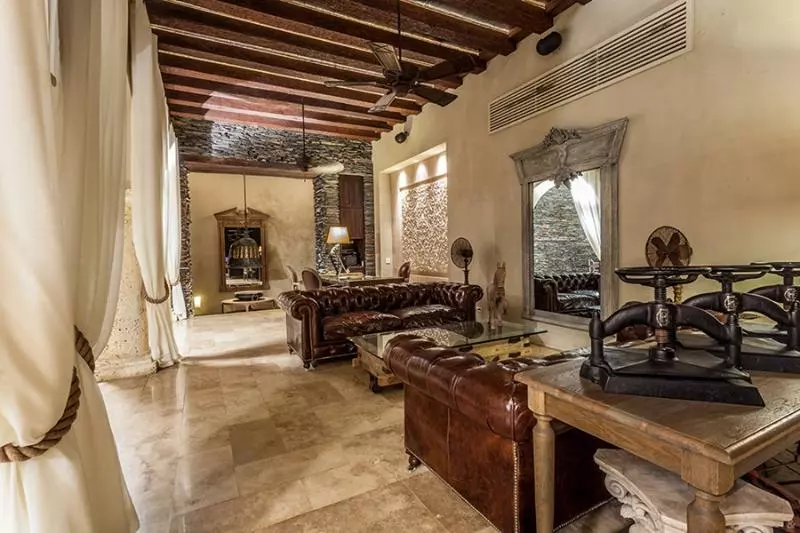 Hotel Bastion Luxury