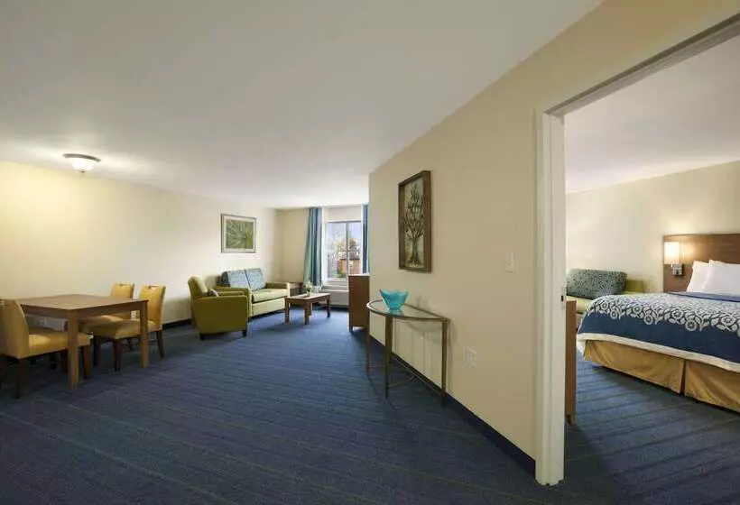 هتل Days Inn & Suites By Wyndham Altoona
