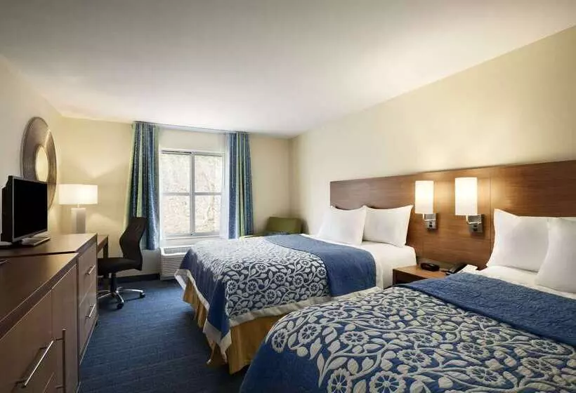 هتل Days Inn & Suites By Wyndham Altoona