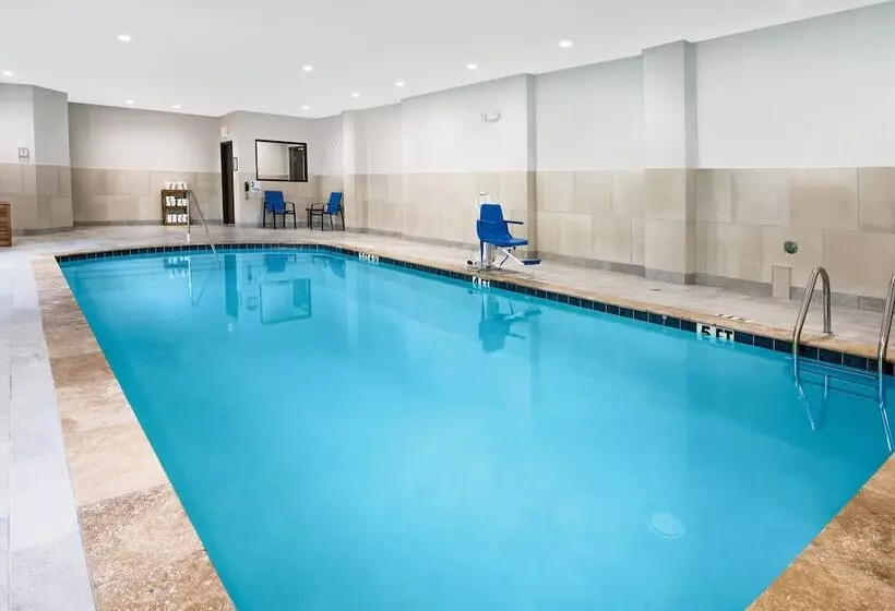 ホテル Holiday Inn Express And Suites Houston North   Iah Area, An Ihg