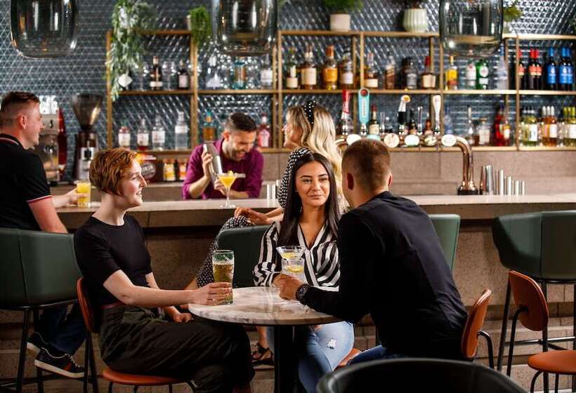 هتل Ibis Styles Edinburgh St Andrew Square