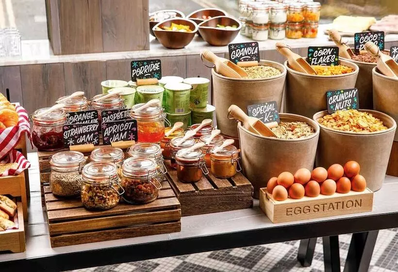 هتل Ibis Styles Edinburgh St Andrew Square