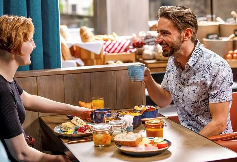 هتل Ibis Styles Edinburgh St Andrew Square