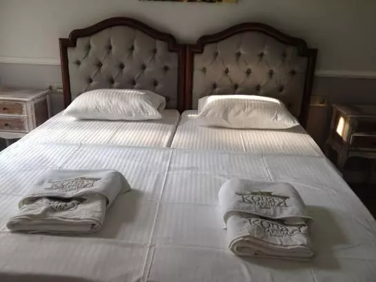 ホテル Konak Suites