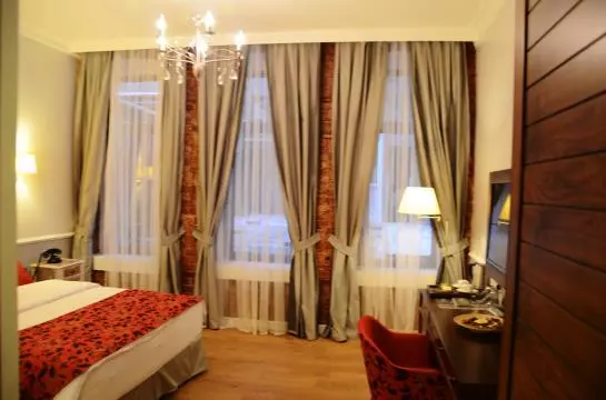 ホテル Konak Suites