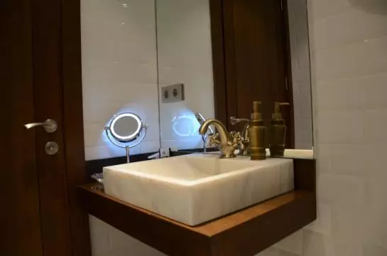 ホテル Konak Suites