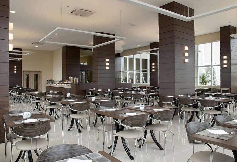 هتل Master Cosmopolitan Moinhos De Vento