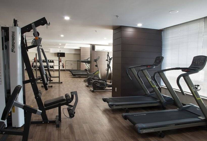 هتل Master Cosmopolitan Moinhos De Vento