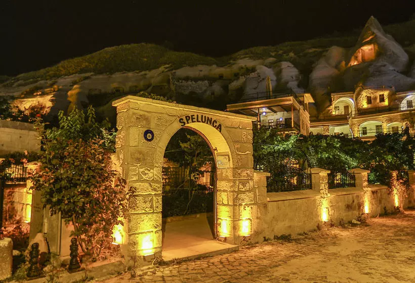酒店 Spelunca