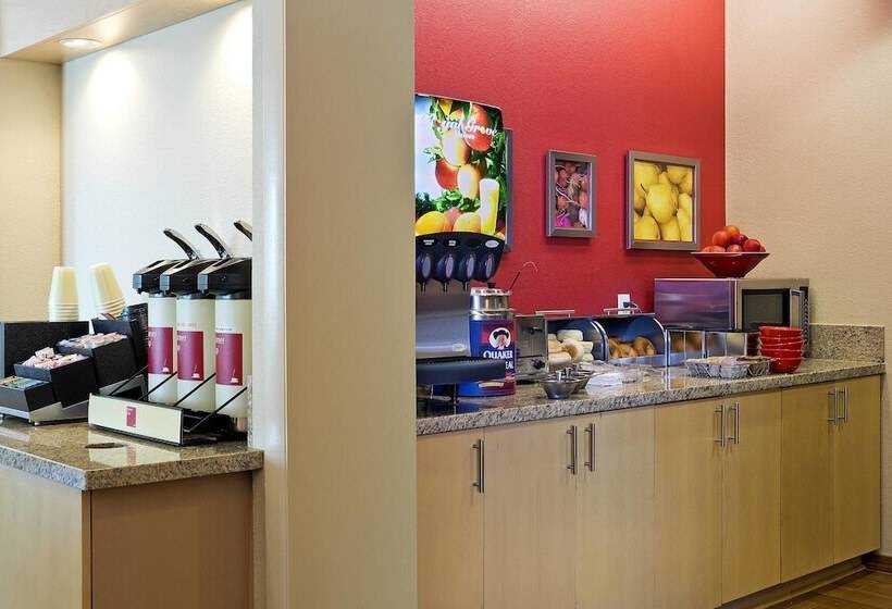 בית מלון כפרי Towneplace Suites By Marriott Dodge City