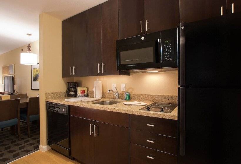 בית מלון כפרי Towneplace Suites By Marriott Dodge City