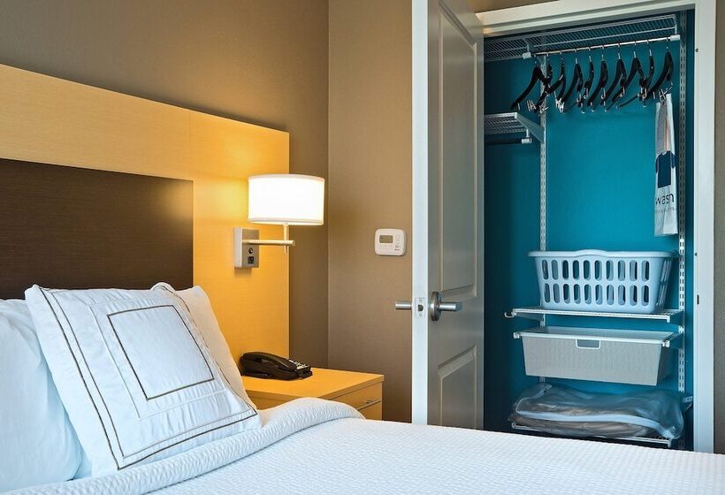 בית מלון כפרי Towneplace Suites By Marriott Dodge City