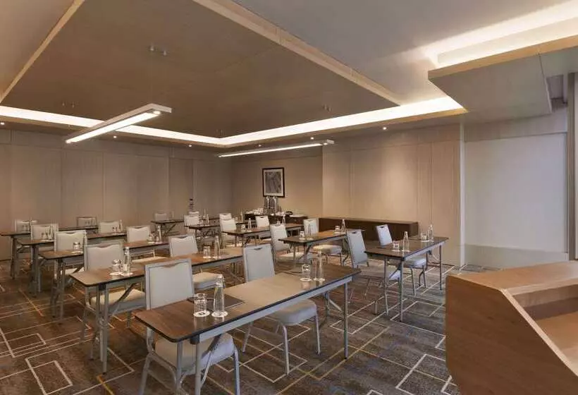 Wyndham Grand Istanbul Levent Hotel & Conference Center