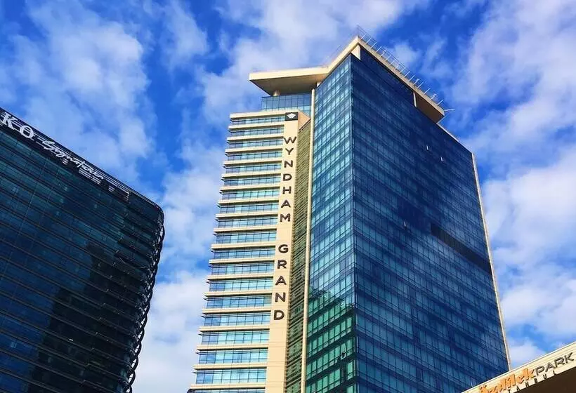 Wyndham Grand Istanbul Levent Hotel & Conference Center