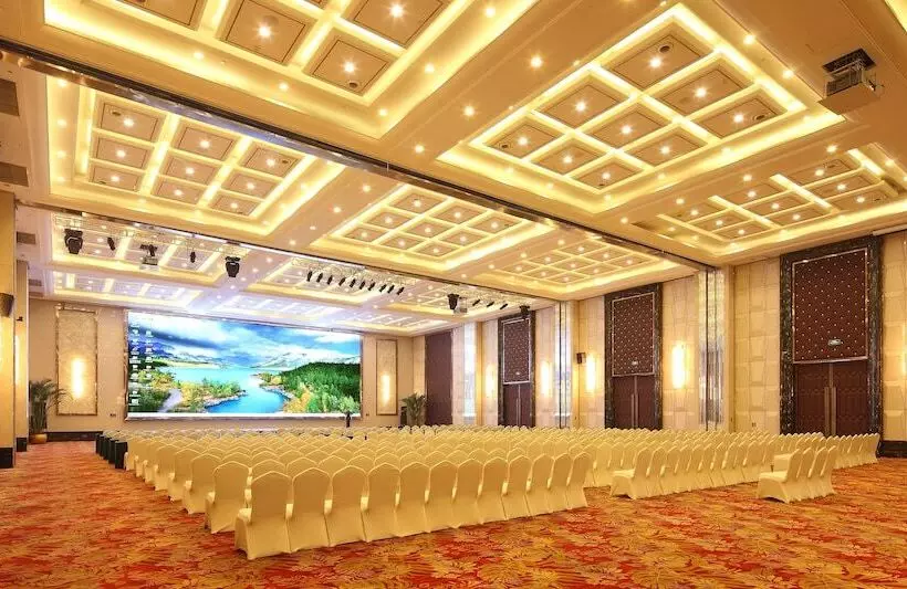 Отель Wyndham Grand Plaza Royale Changsheng Jiangyin