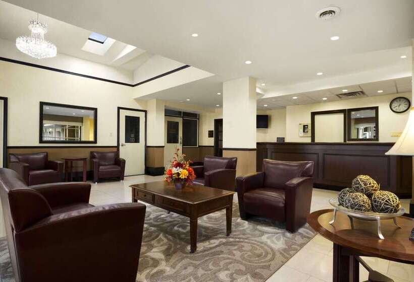 모텔 Super 8 By Wyndham Brockville