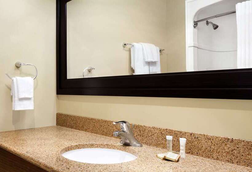 모텔 Super 8 By Wyndham Brockville