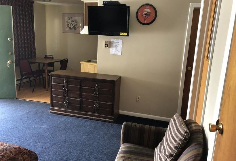 Village Inn Motel Holt