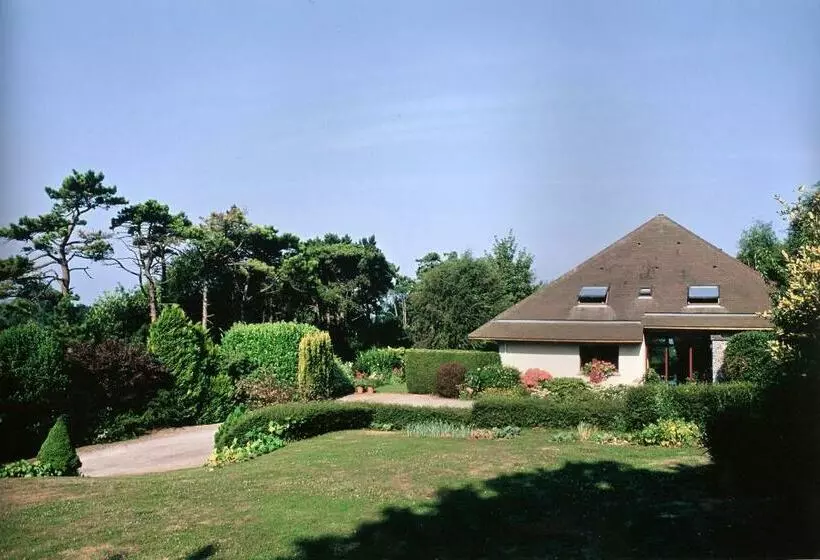 Aamiaismajoitus (B&B) Villa Flore Chambres D Hotes