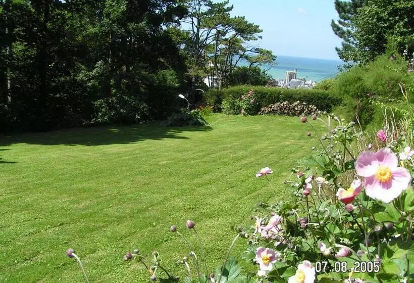 Aamiaismajoitus (B&B) Villa Flore Chambres D Hotes