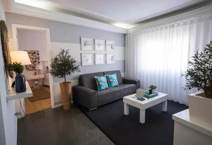 Casa Vó Minda   Nazaré   Alojamento Local