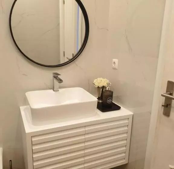 Casa Vó Minda   Nazaré   Alojamento Local