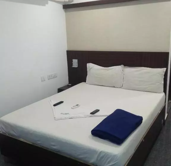 پانسیون Central Saphire Residency Only For Indians
