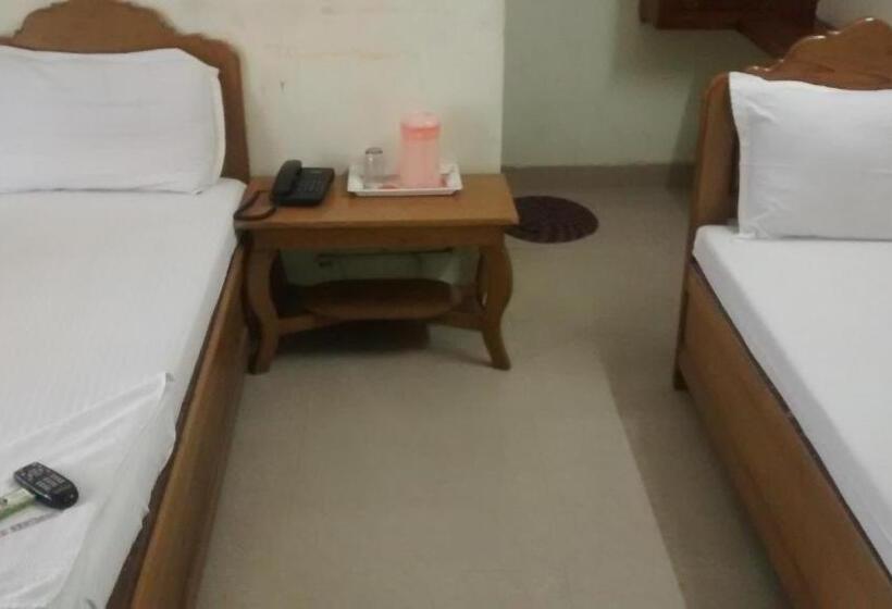 Pensjonat Central Saphire Residency Only For Indians