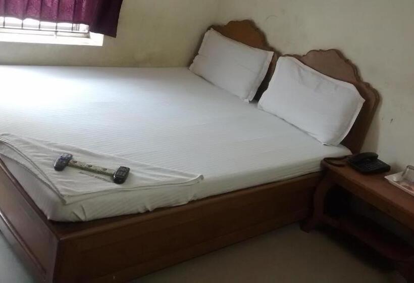 Pensjonat Central Saphire Residency Only For Indians