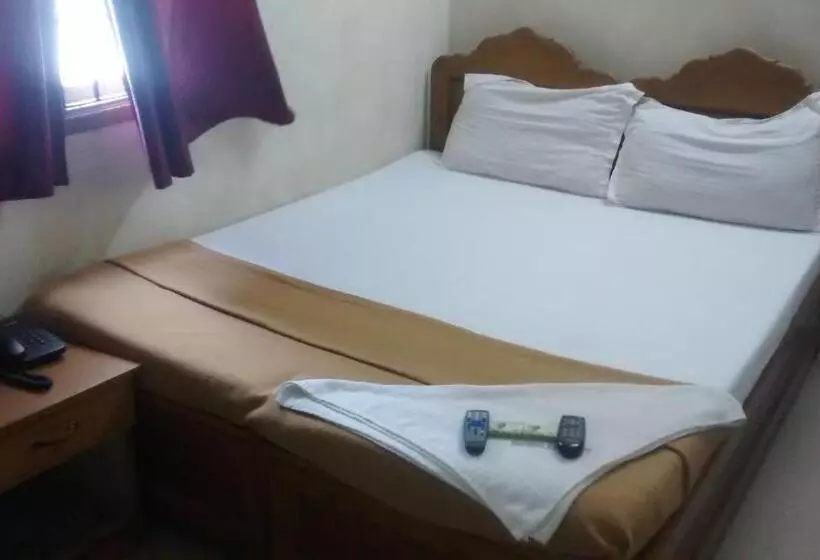 پانسیون Central Saphire Residency Only For Indians