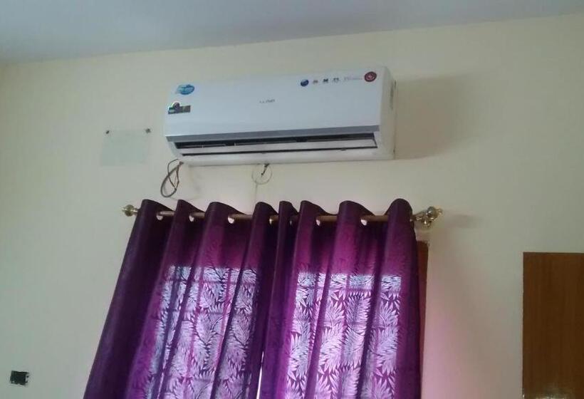 Pensjonat Central Saphire Residency Only For Indians