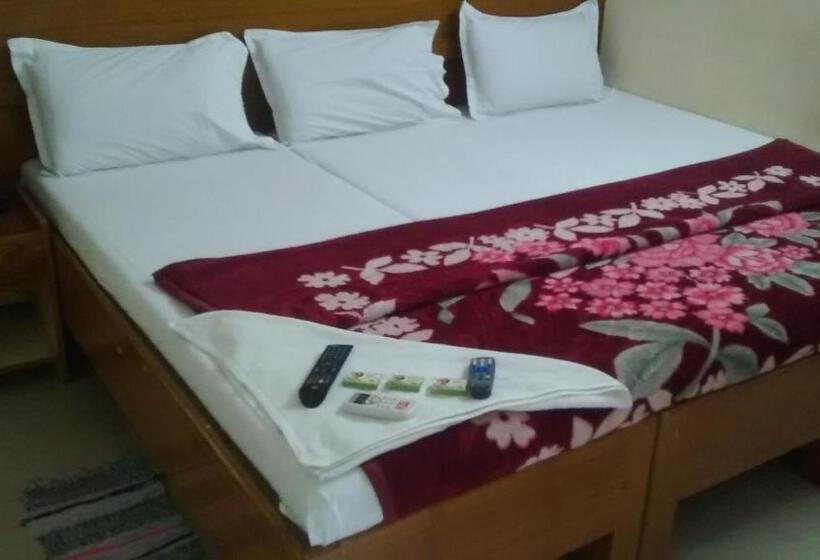 Pensjonat Central Saphire Residency Only For Indians